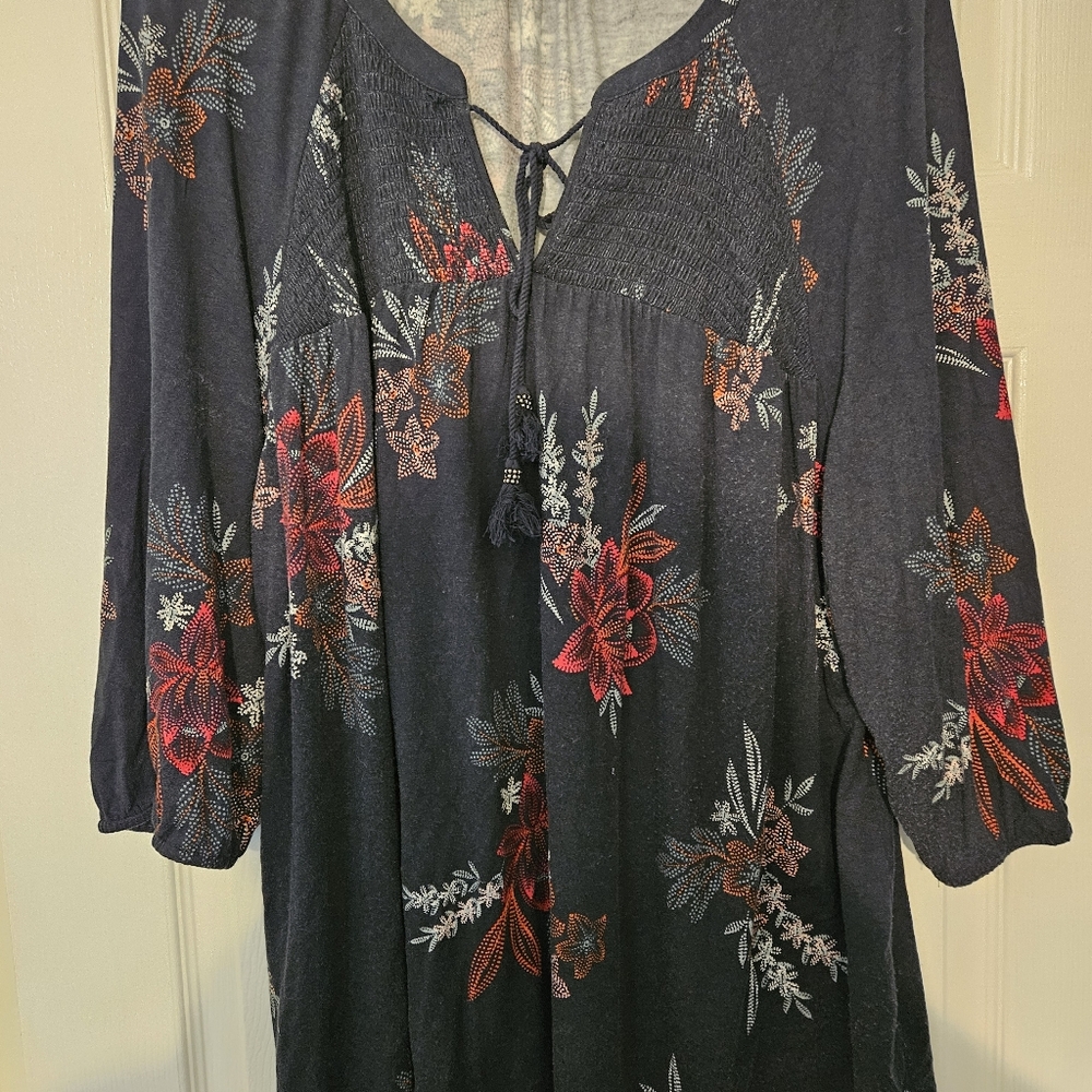 Daniel Rainn Black V-Neck Bishop Sleeve Top